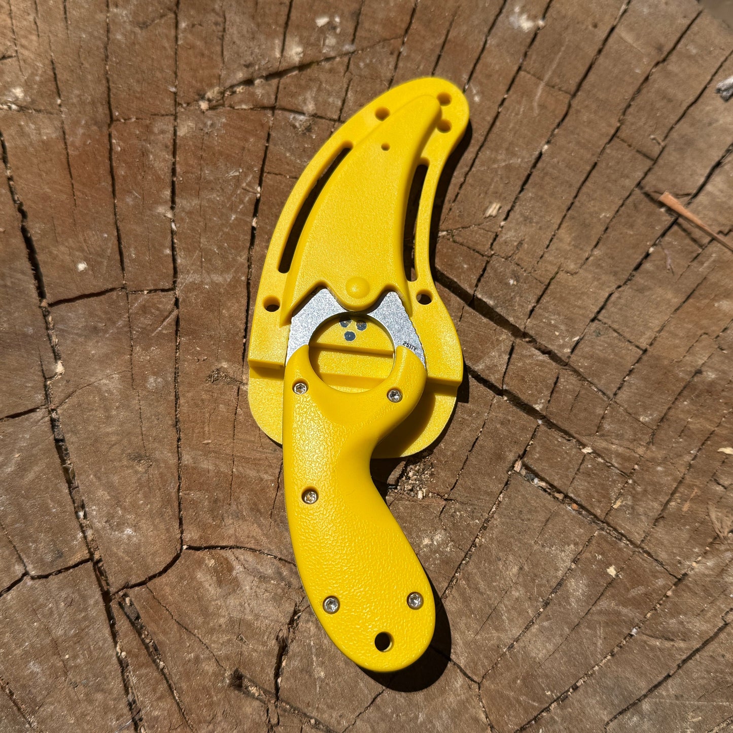 Yellow Bear Claw Knife